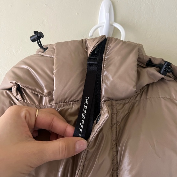 Aritzia Goose Down Super Puff Vest size small - Picture 4 of 10